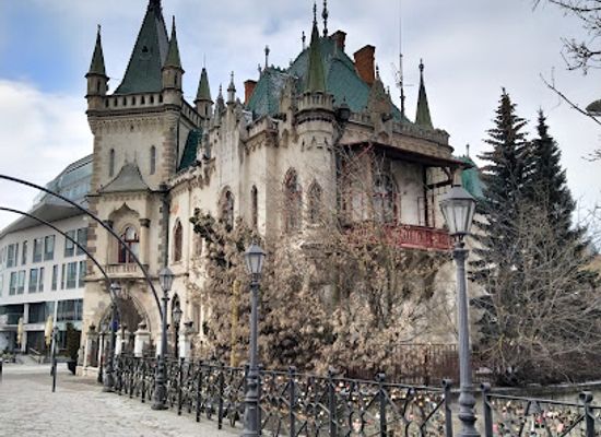 slovakia/zemplin/landmark/jakab-palace