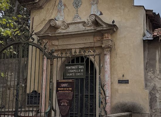 france/languedoc/landmark/penitents-gris-d-avignon-chapelle-sainte-croix
