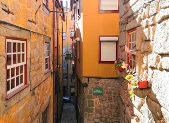 portugal/guimaraes/landmark/torra-de-rua