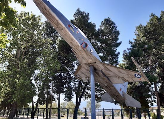 greece/lamia/landmark/mnimio-ellina-aeroporou