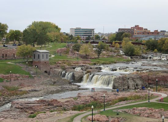 south-dakota/sioux-falls/historic-district/landmark/queen-bee-mill-ruins