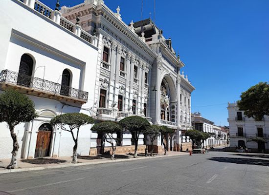 bolivia/sucre/historic-center/landmark/plaza-de-armas-25-de-mayo