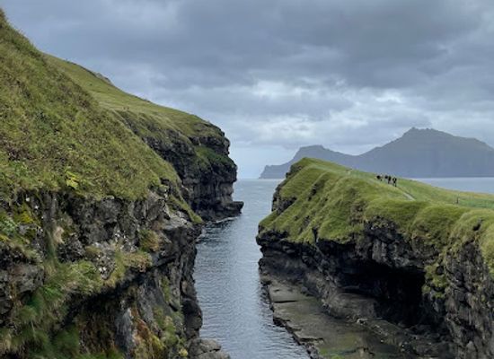 faroe-islands/runavik/landmark/north-atlantic-diving