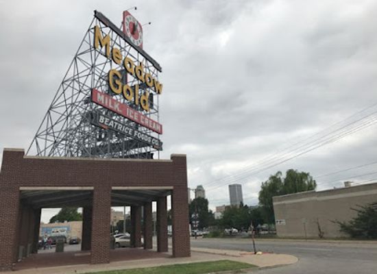 oklahoma/tulsa/brookside/landmark/meadow-gold-district