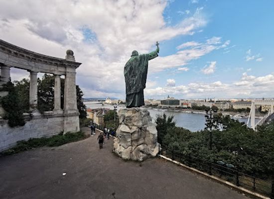 hungary/budapest/gellert-hill/landmark/st-gerard-sagredo-statue