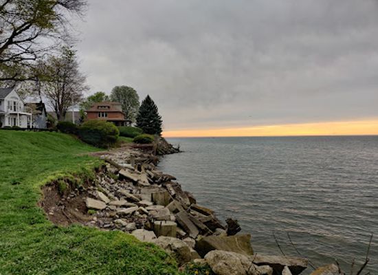ohio/lake-erie-islands/landmark/vermilion-lighthouse