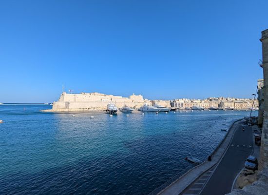 malta/northern-harbour/landmark/pjazza-tigne