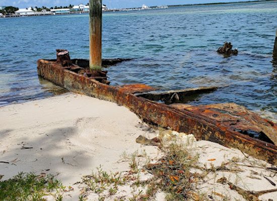 the-bahamas/bimini/landmark/smitty-s-beach-bar-restaurant