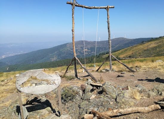 portugal/serra-da-lousa/landmark/trevim-swing