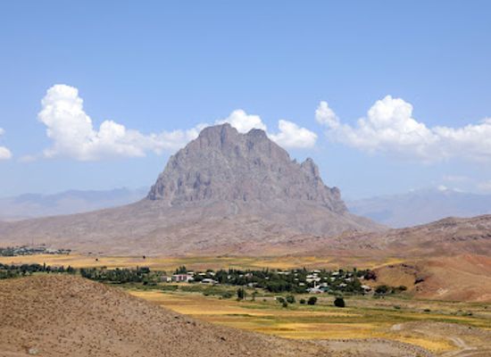 azerbaijan/lesser-caucasus/landmark/ilandagh