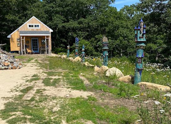massachusetts/martha-s-vineyard/landmark/island-folk-pottery-magical-sculpture-trail-and-pottery-shop