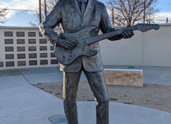 texas/lubbock/downtown-lubbock/landmark/buddy-holly-statue