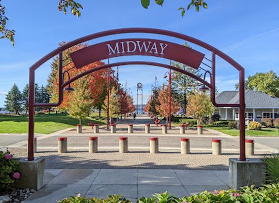 michigan/northern-michigan/landmark/petoskey-clock-tower