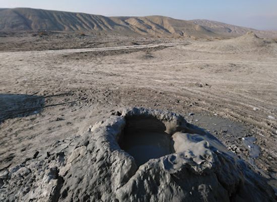 azerbaijan/lesser-caucasus/landmark/gobustan-mud-volcano