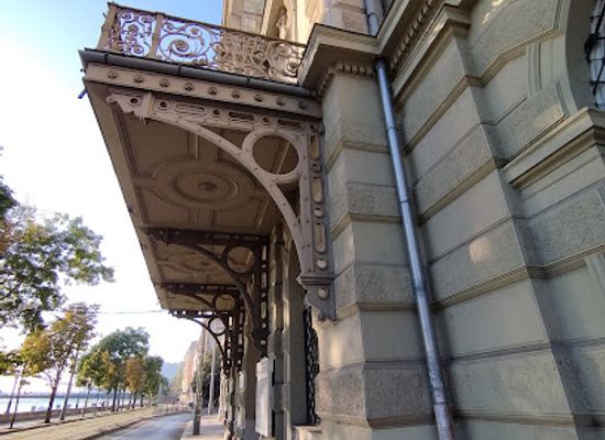hungary/budapest/andrassy-avenue/landmark/andrassy-palota