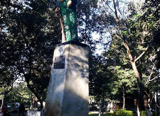 paraguay/aregua/landmark/monumento-agustin-medina-torres-aregua