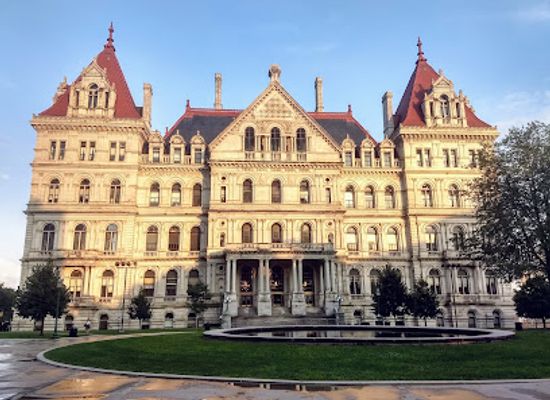 new-york/albany/lark-street/landmark/new-york-state-capitol