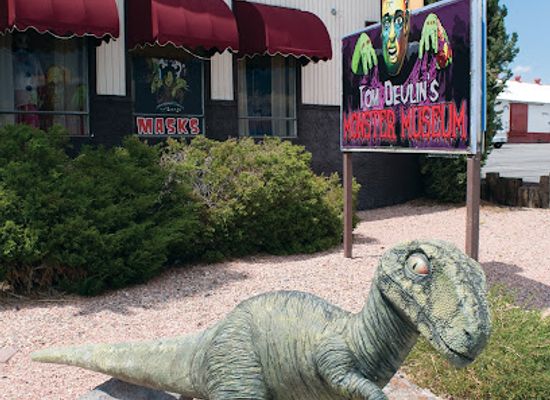 nevada/boulder-city/landmark/tom-devlin-s-monster-museum