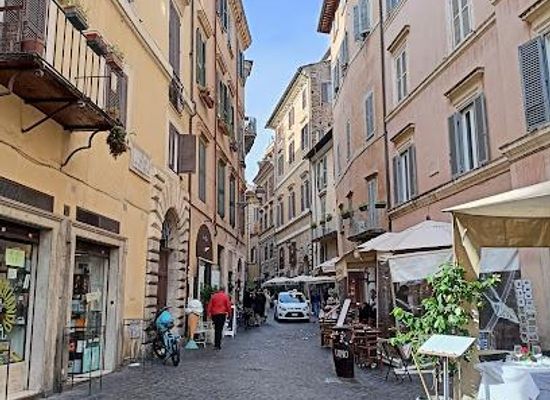 italy/rome/landmark/via-del-governo-vecchio