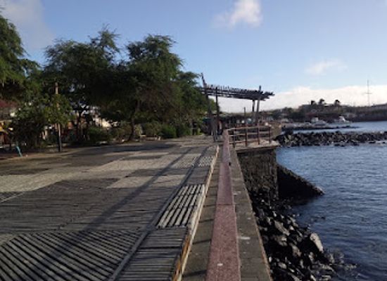 ecuador/puerto-baquerizo-moreno/landmark/malecon-san-cristobal