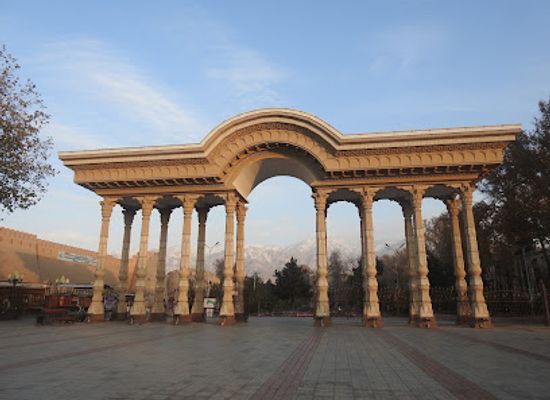 tajikistan/vahdat/landmark/kamoli-khujandi-park