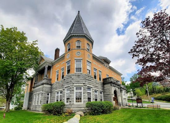 vermont/orleans-county/landmark/haskell-free-library-and-opera-house