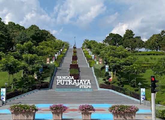 malaysia/central-region/landmark/tangga-putrajaya-steps