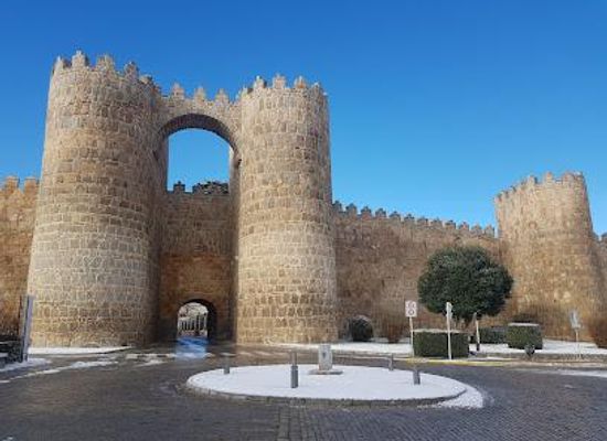 spain/avila/landmark/pl-de-san-vicente