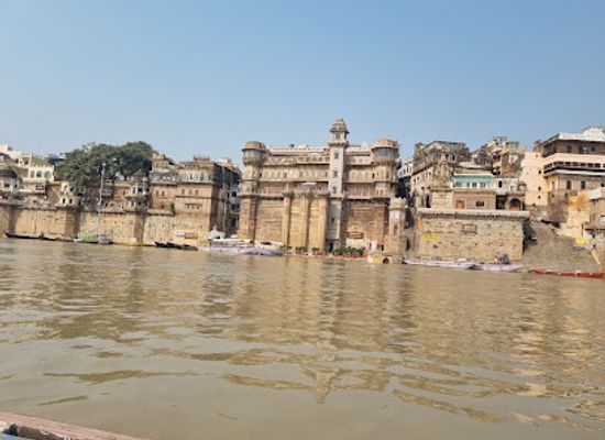 india/varanasi/landmark/darbhanga-ghat