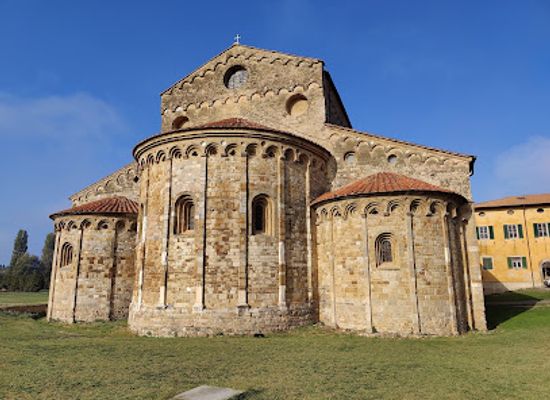italy/lunigiana/landmark/san-piero-a-grado
