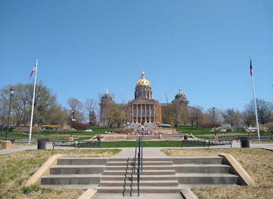 iowa/urbandale/landmark/state-historical-building