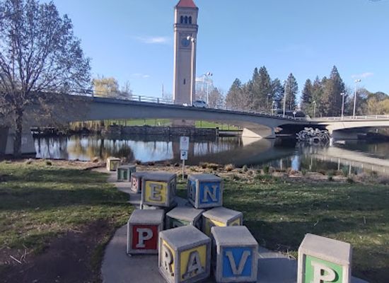 washington/spokane/landmark/red-wagon