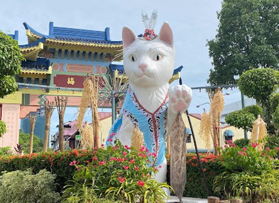 malaysia/kuching/landmark/cat-statue-padungan-roundabout