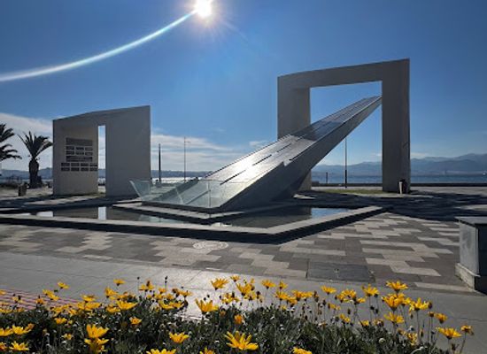 turkiye/izmir/karsiyaka/landmark/karsiyaka-karayolu-aniti