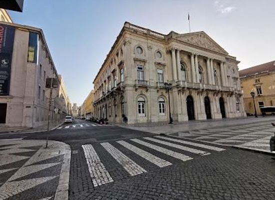 portugal/estremadura/landmark/praca-do-municipio