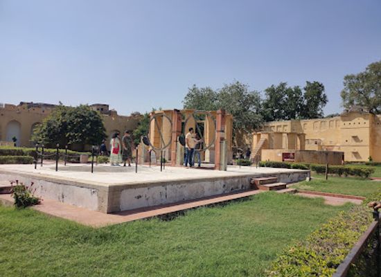 india/jaipur/jantar-mantar/landmark/jai-prakash-yantra-jantarmantar-observatory