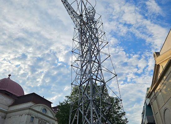 austria/graz/landmark/statue-lightsword