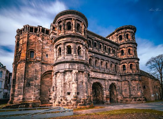 luxembourg/moselle-valley/landmark/porta-nigra