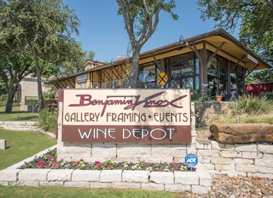 texas/college-station/landmark/benjamin-knox-gallery-framing