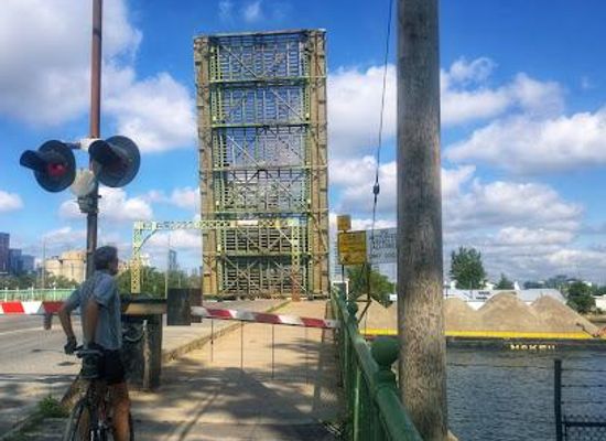 canada/toronto/landmark/cherry-street-strauss-trunnion-bascule-bridge