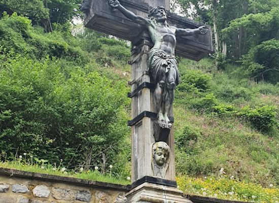 belgium/dinant/landmark/cimetiere-de-bouvignes