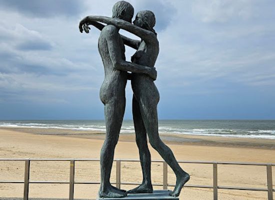 belgium/de-haan/landmark/statues-rita-craeynest