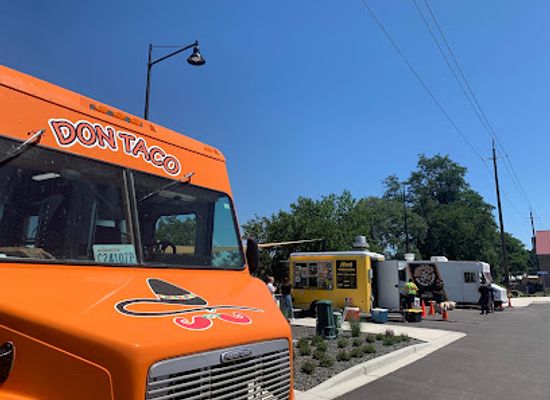 washington/kennewick/landmark/food-truck-plaza-at-columbia-gardens-wine-artisan-village