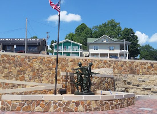 missouri/branson/landmark/liberty-plaza