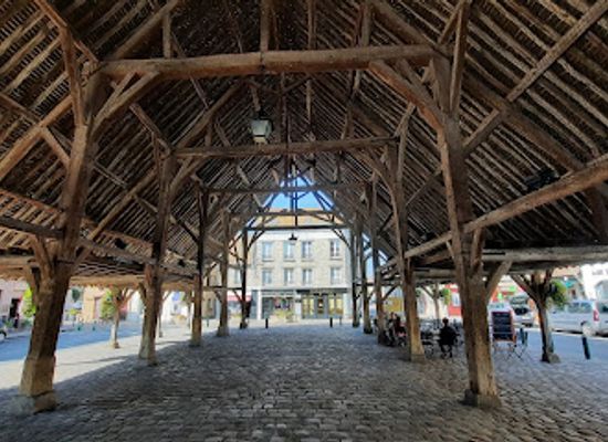 france/centre-val-de-loire/landmark/halle-de-milly-la-foret