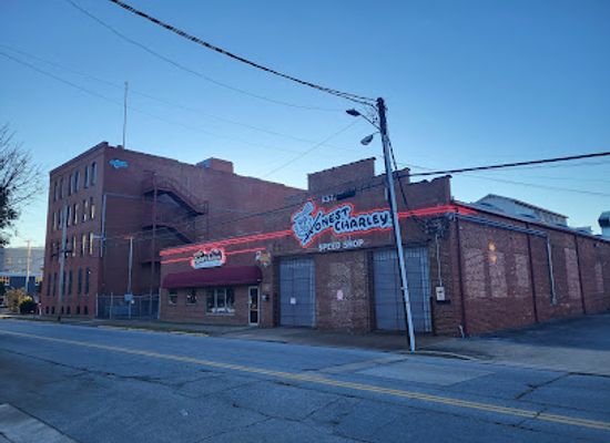 tennessee/chattanooga/landmark/honest-charley-garage-coker-museum