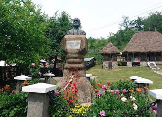 romania/crisana/landmark/memorial-house-crisan