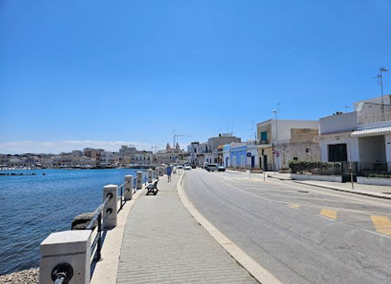 italy/bari/santo-spirito/landmark/la-casa-del-pescatore-n-33-porto-di-st-spirito-bari