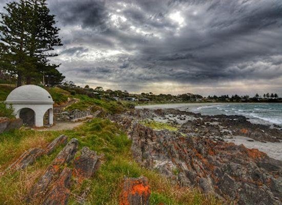 australia/kangaroo-island/landmark/penneshaw-beach