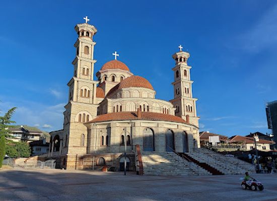 albania/toskeria/landmark/katedralja-ortodokse-ringjallja-e-krishtit